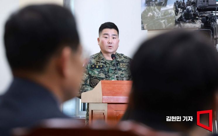 [포토] 여당 의원 질의에 답하는 김현태 707특임단장