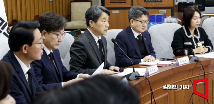 이주호 사회부총리 겸 교육부 장관이 17일 국회에서 열린 학교 안전 강화를 위한 당정협의회에서 발언하고 있다. 2025.2.17 김현민 기자