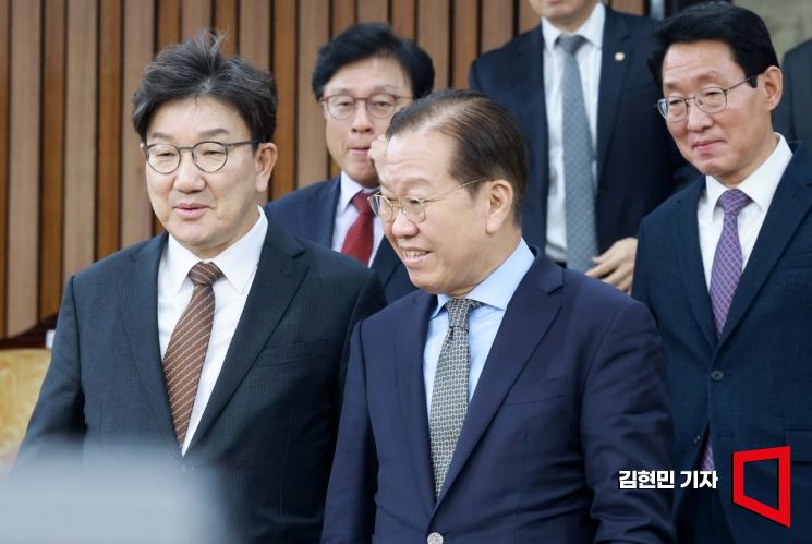 與 지도부, 내일 박근혜 대구 사저 방문