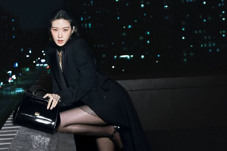 돌체앤가바나 모델 이미지컷. 롯데백화점 제공