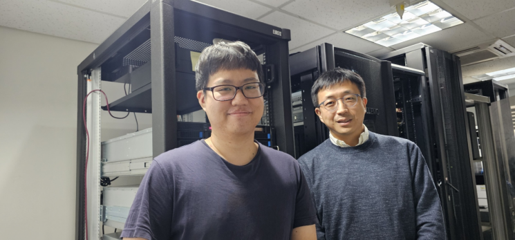 손효준 KAIST 전기및전자공학부 박사과정(왼쪽), 김동준 교수. KAIST 제공