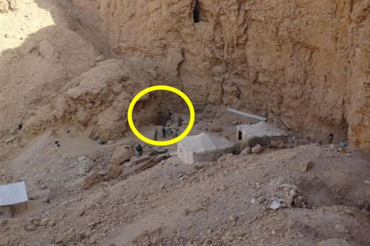 3500년 전 파라오 투트모스 2세 무덤 입구. 이집트 관광유물부 제공