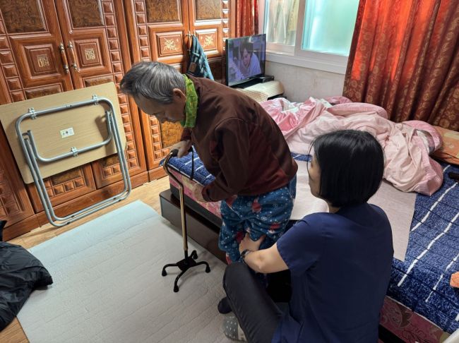 남원시보건소가 이달부터 장애시민 대상으로 찾아가는 방문재활서비스를 시행한다. 남원시 제공