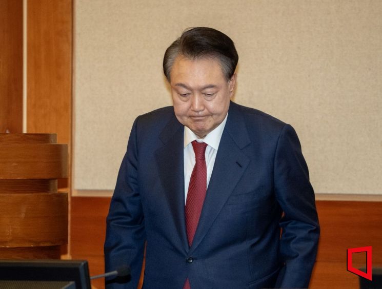 '내란 우두머리 혐의' 尹대통령 석방…법원, 구속취소 청구 인용