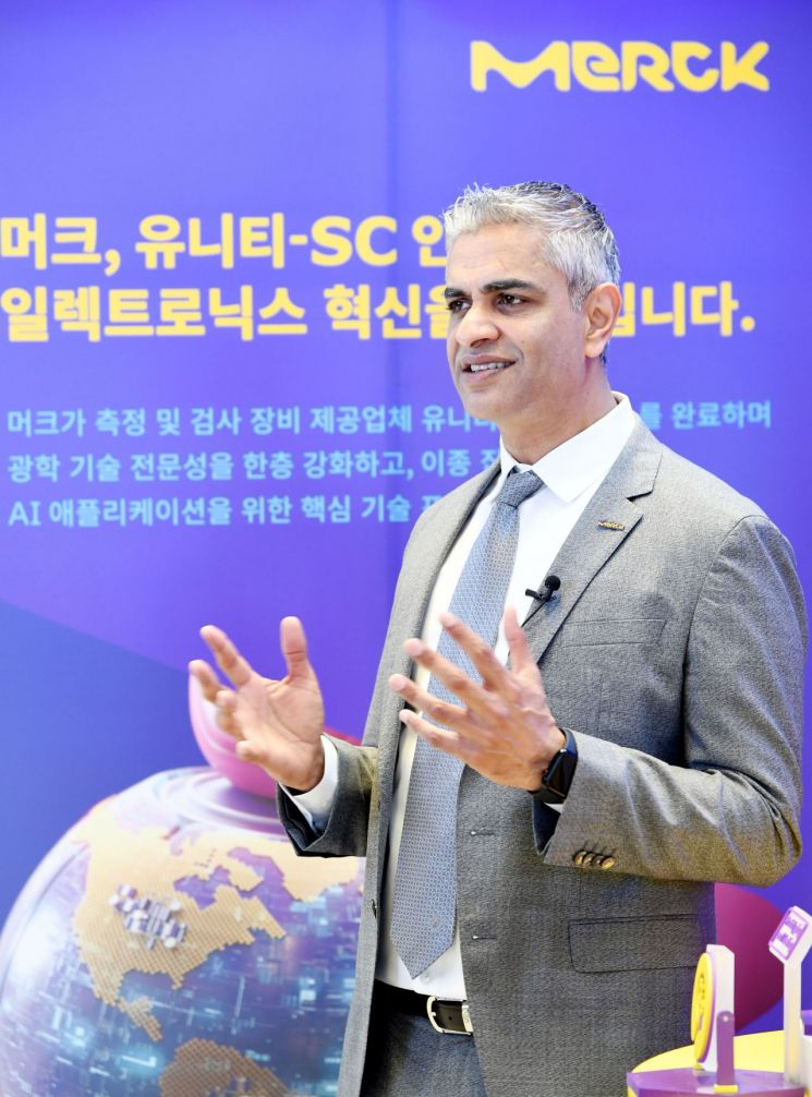 [인터뷰]獨 머크 수석부사장 "반도체 혁신, 글로벌 협력 필수"