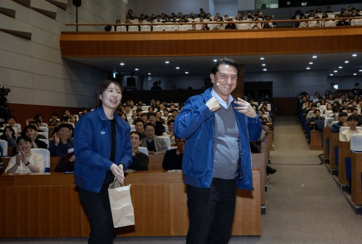 무뇨스 현대차 대표 "품질·고객이 최우선…경쟁자보다 두 배, 세 배 노력해야"