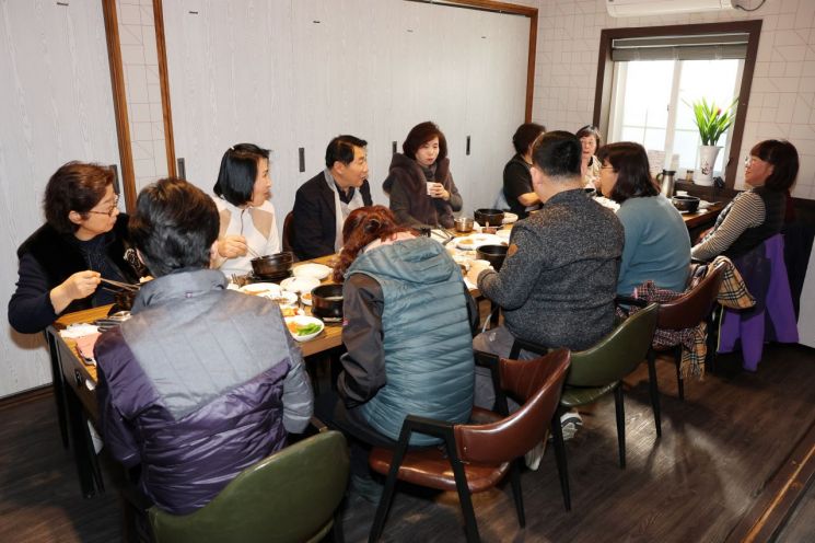 나동연 양산시장, 미화원들과 간담회… ‘소통의 시간’