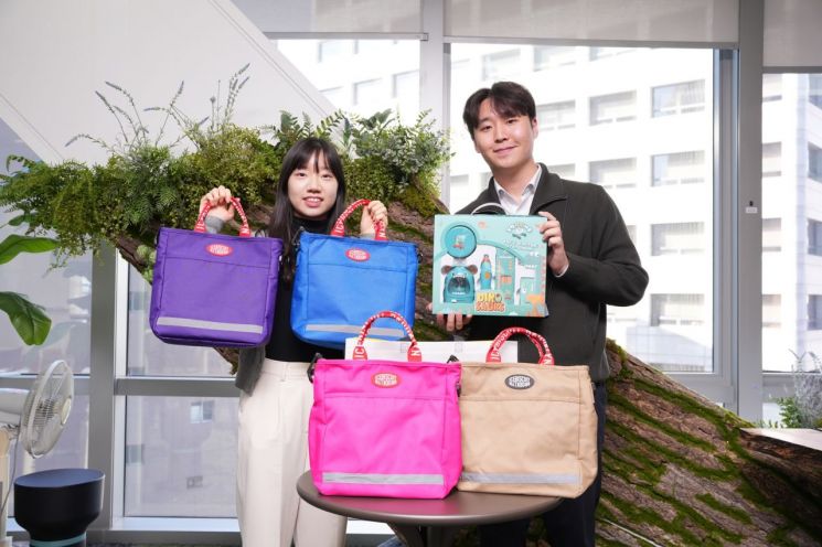 "새로운 시작 응원해" 동국제강그룹, 초등 입학 임직원 자녀에 선물 증정