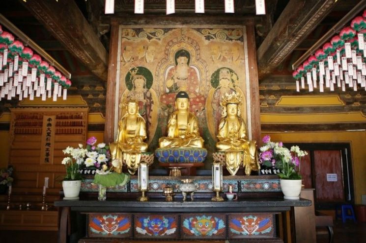 국보 '강진 무위사 극락보전', 40년만에 보수 공사