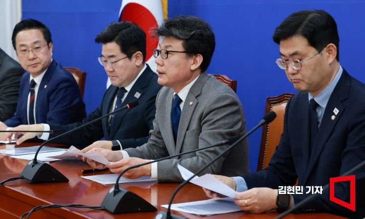 Jinseongjun "US Trump Mutual Tariffs Must Be Negotiated Quickly... New Government Is Important"