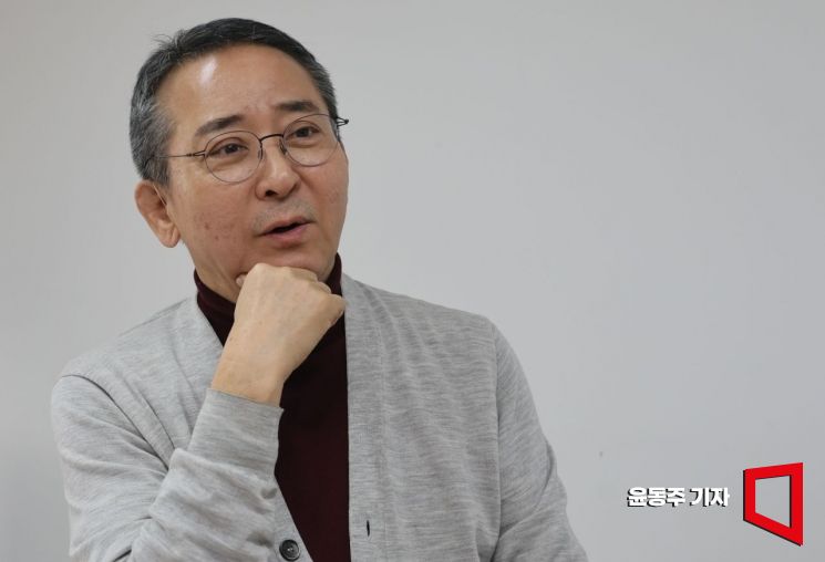 권영수 전 LG에너지솔루션 부회장이 아시아경제와 인터뷰를 하고 있다. 2025.02.25 윤동주 기자