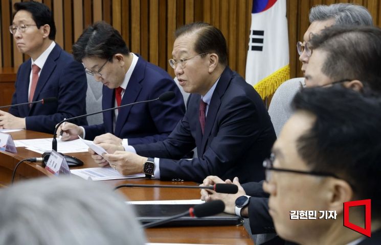 [포토] 與, 경제단체와 만나 “野 상법개정안, 기업 발목비틀기-독버섯”