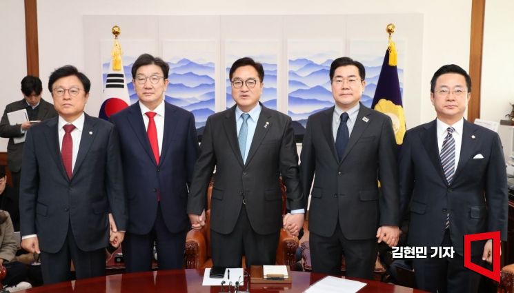 [포토] 국회의장 및 양당 원내대표 회동