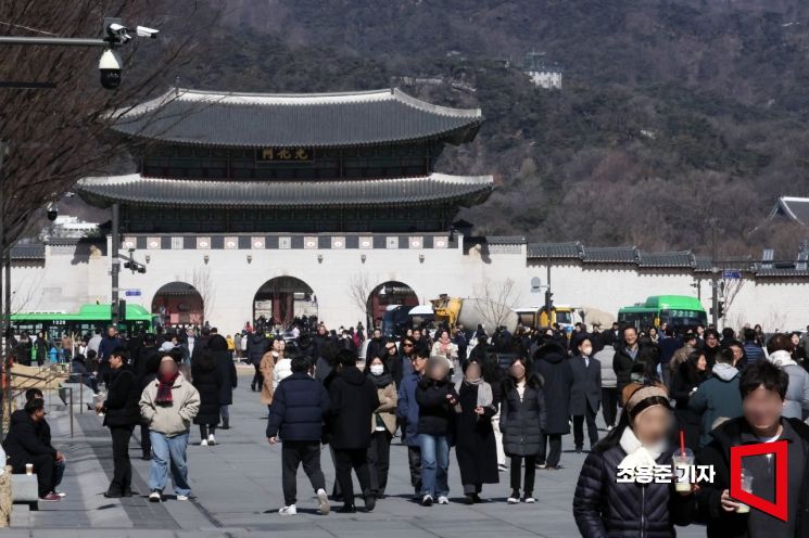 [날씨]전국 흐리지만, 평년보다 기온 높은 '봄날씨'