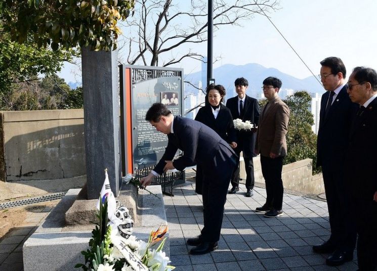 부산보훈청, 광복80주년·삼일절 맞아 독립유공자 묘소 참배