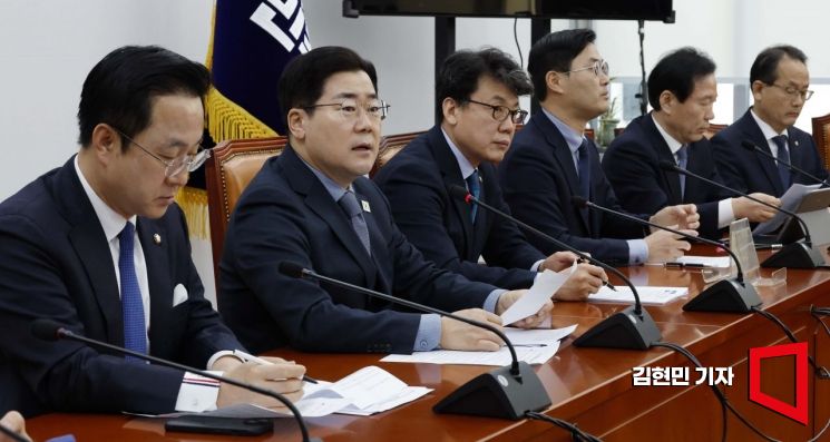 [포토] 박찬대 “‘명태균 특검법’ 오늘 처리…정쟁 아닌 나라 정상화”