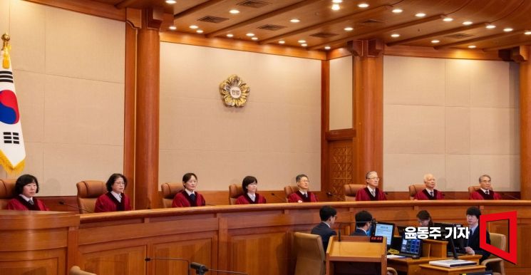 '尹탄핵 107일째' 헌재의 시간 언제까지…4월4일·11일 선고 거론