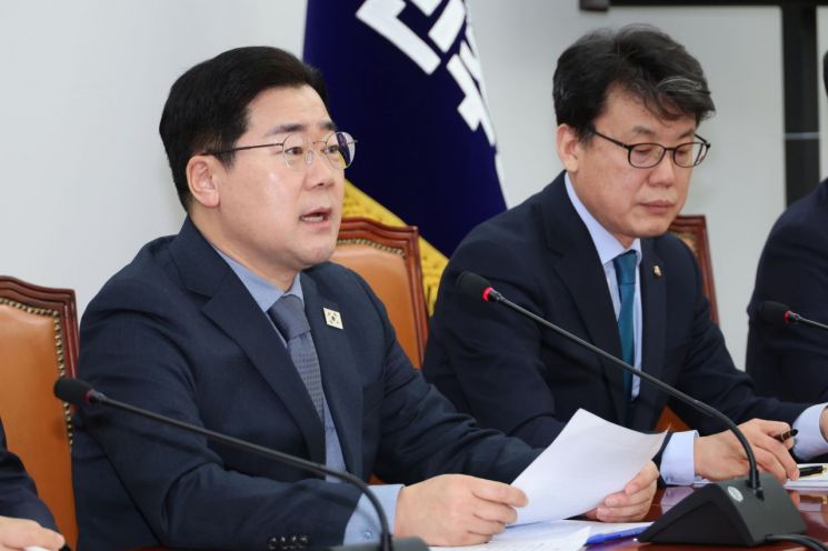 崔대행, 헌재 결정에도 마은혁 임명 고심…민주당 "즉각 임명하라"