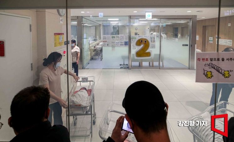 지난해 태어난 신생아 기대수명 83.7년 