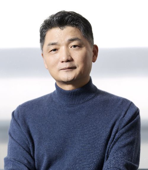 카카오 김범수, 누적 기부 1000억 돌파 …18년간 활동 이어와 