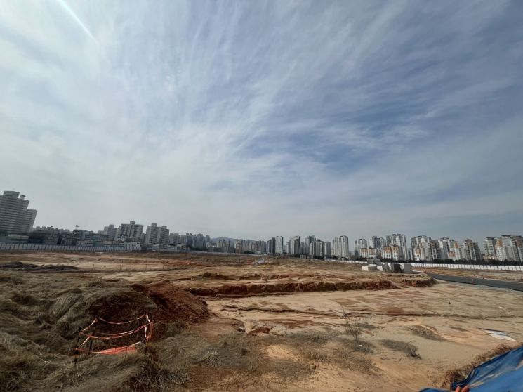[르포] 멈춰선 광주 신가동 재개발…철거 후 남은 건 공터뿐