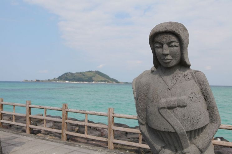 관광객도 거주민도 돈 안 쓰자 제주도, '웃픈' 특단 대처 