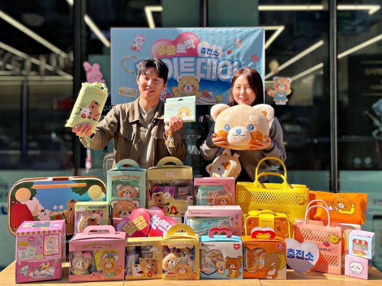 Convenience Store Industry Sees Flood of Collaboration Products Ahead of 'White Day'
