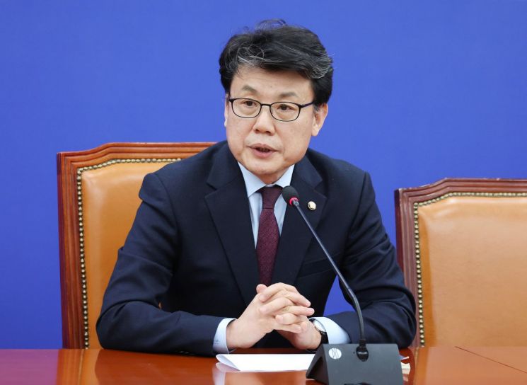 진성준 "당면 과제는 내란종식, 개헌은 그 다음 과제"
