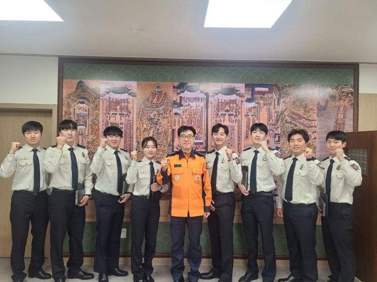 수원남부소방서, 5일 근속승진자 '임용 신고식' 개최