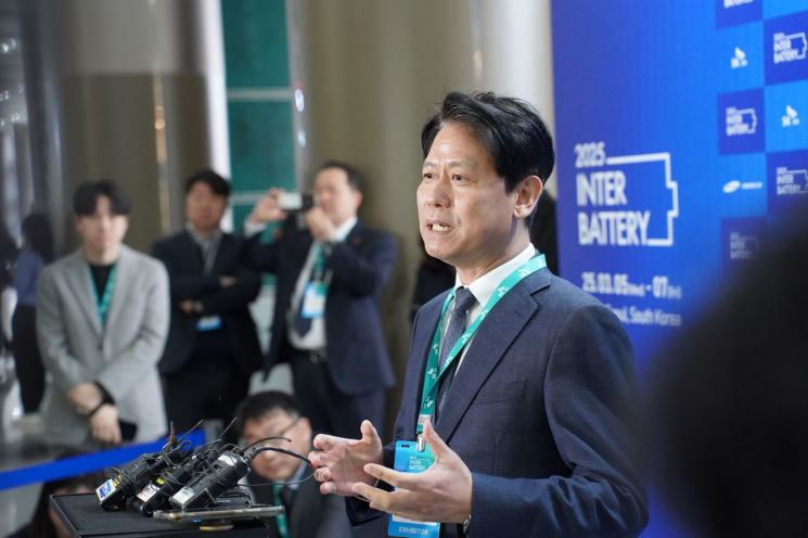"전기차 화재 막자"…SK온, '액침냉각 기술' 선보여