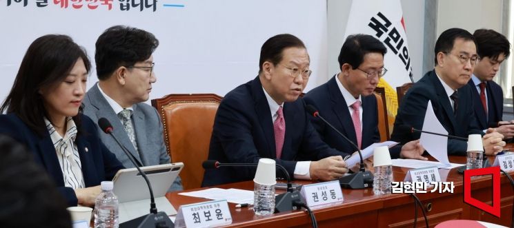 권영세 "윤 대통령 구속 취소 환영…애초에 구속 말았어야"