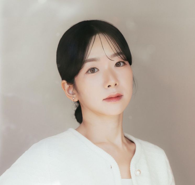 소설가 장류진 첫 에세이 “내 인생의 봄은 지금…나를 믿게 됐다”