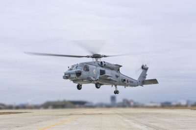 '北함정 원거리 탐지·공격' MH-60R 첫 비행…내년배치