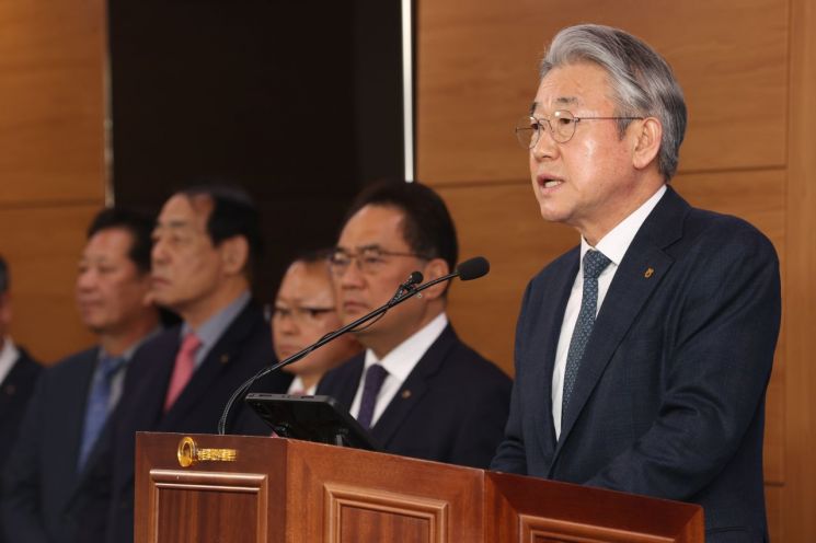 강호동 농협중앙회장 "보급형 스마트팜, 1000개 농가에 보급할 것"