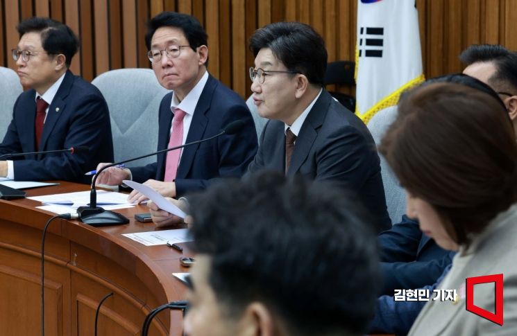 [포토] 권성동 "초유의 전투기 오폭사고…국방장관 조속히 임명해야"