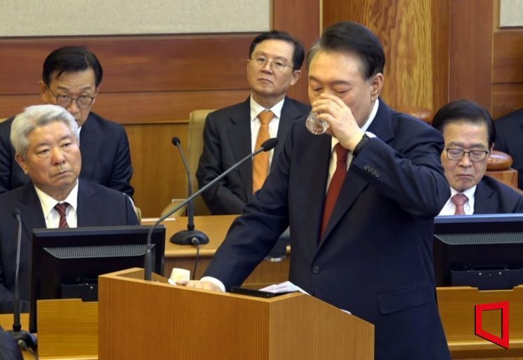 천안 아산 시민들 “윤 대통령 석방 예상 못했다”
