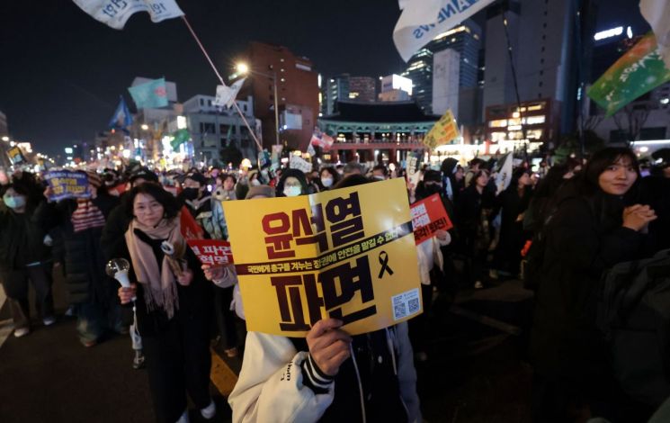 "시민의 단결된 힘으로 탄핵 지키자"…김경수·김동연·김부겸 내란수습 결의