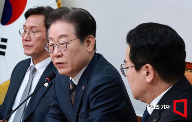 [포토] 이재명 "검찰, 尹만 왜 이렇게 관대…한패라서 그런듯"