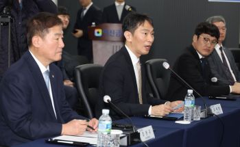 中企장관·금감원장·카드사 사장 "내수회복 지원"…홈플러스 대응·애플페이 지원'함구'(종합)