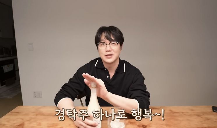 일본서도 반했던 '성시경 막걸리', 이번엔 상복 터졌다