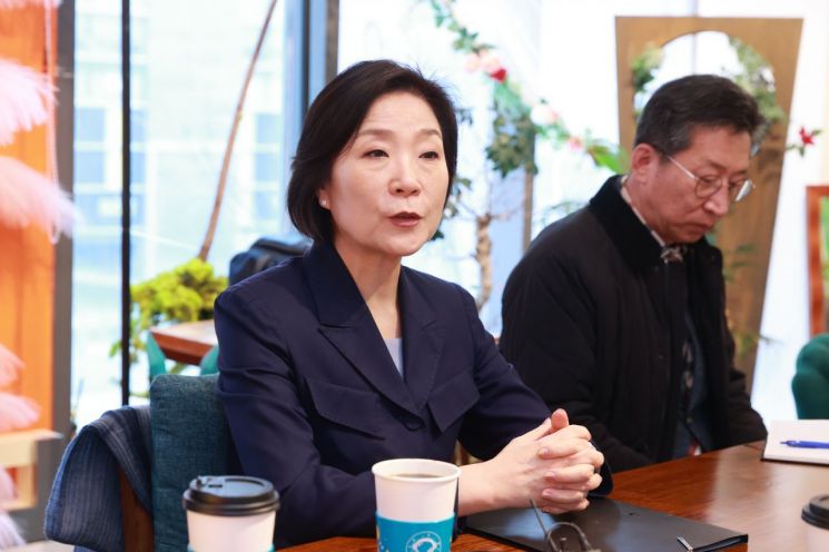 오영주 중기부 장관, 인천 지역 골목상권 현장 점검
