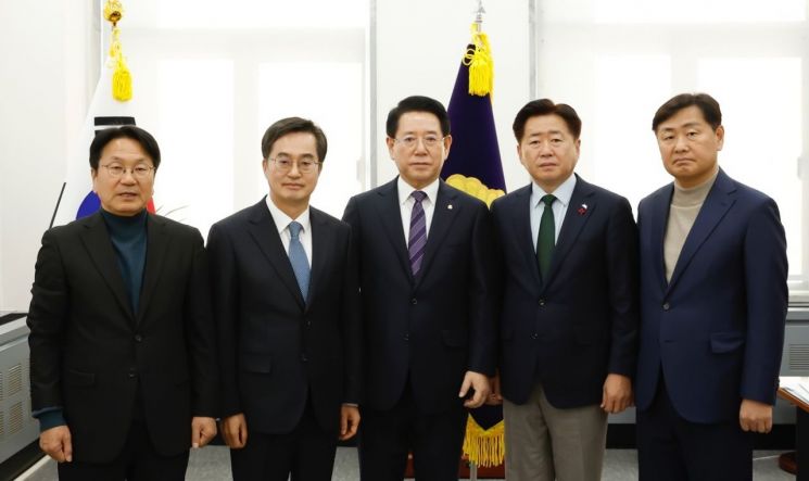 민주당 소속 시·도지사 “헌재, 尹 신속한 파면을”