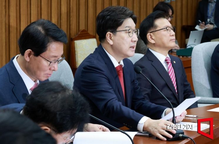 [포토] 권성동 "민주, 韓 실제 내전으로 몰아넣는 시도 계속해"