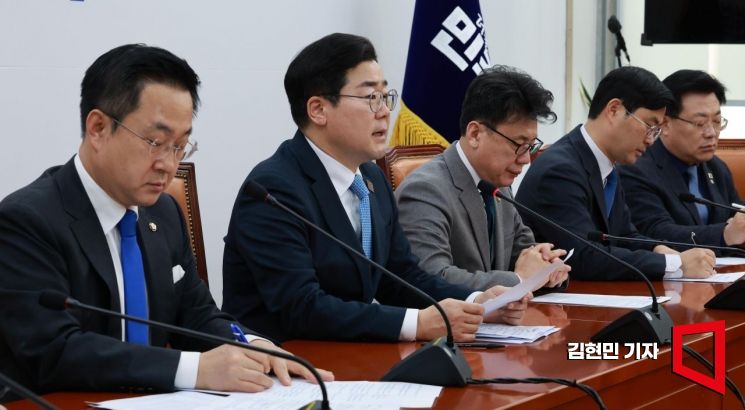 [포토] 최상목 향해 마은혁 임명 촉구하는 박찬대