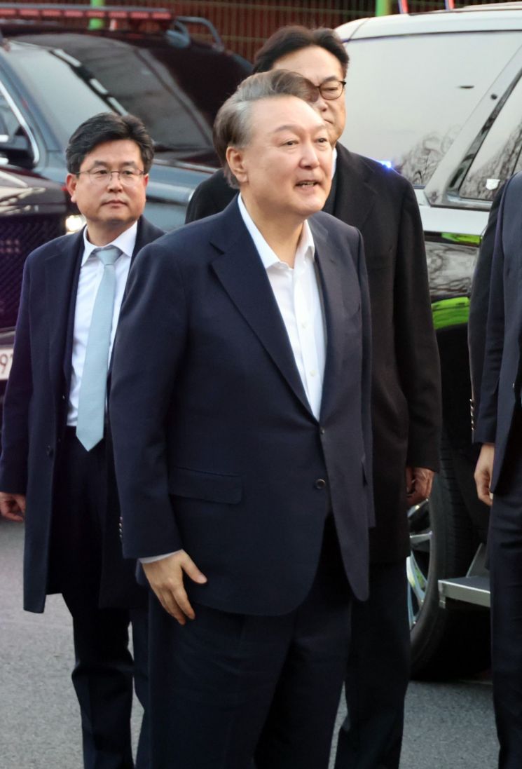권성동 만난 尹 대통령 "국민과 나라만 생각할 것"