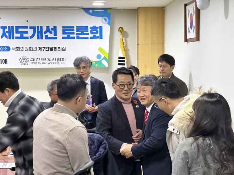 박지원 “尹 개선장군 아닌 내란수괴…헌재, 조속 파면을”