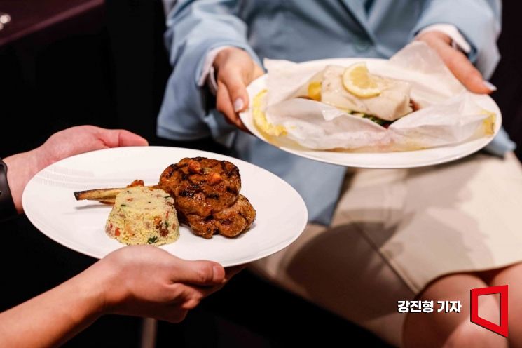 [포토] 대한항공 퍼스트클래스 신규 기내식 공개