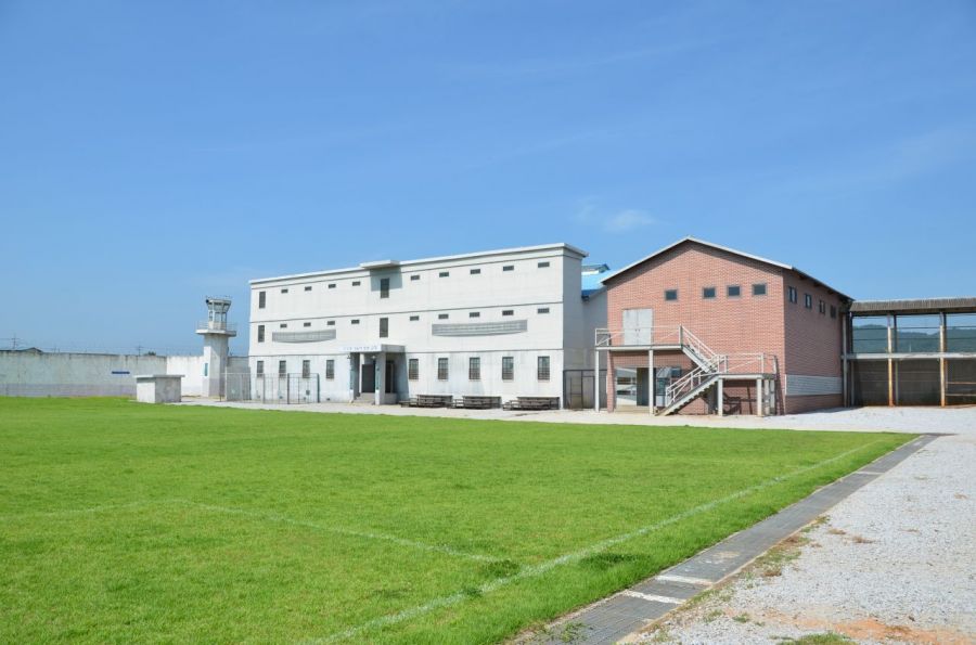 익산시 성당면 와초리 성당초등학교 남성분교 폐교부지 위에 세워진 국내 유일의 영화 촬영용 교도소 세트장. 이곳에서 영화 ‘홀리데이’, ‘아이리스’,‘전설의 마녀’, ‘7번 방의 선물’,‘내부자들’ 등 200여 편의 영화와 드라마가 촬영되었다. 익산시 홈페이지