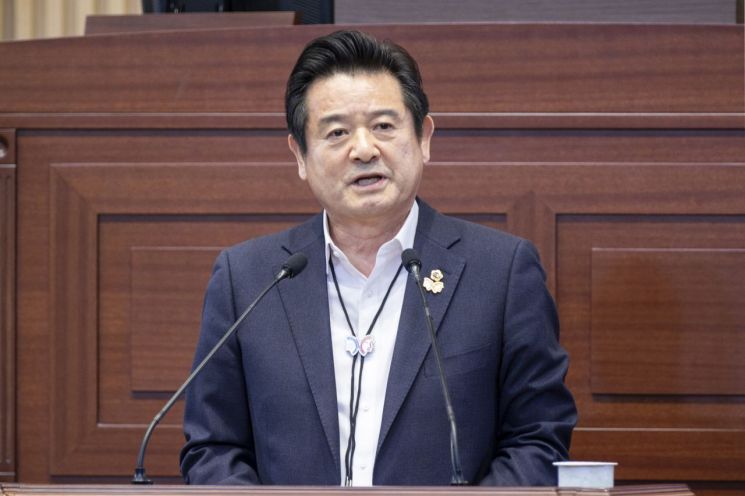 이칠구 경북도의원 "포항 영일만대교 건설사업 4553억 확보해놓고 2년동안 착공못해"