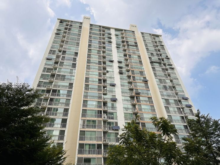 Gwangmyeong City "90% Support for Mini Solar Panel Installation Costs for 175 Apartment and Detached Households"